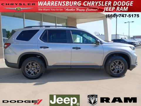 Photos of 2025 Honda Pilot TrailSport for sale in Warrensburg, MO at Warrensburg CDJR