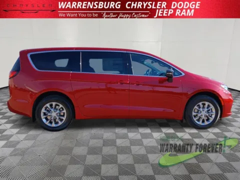 Photos of 2026 Chrysler Pacifica Select for sale in Warrensburg, MO at Warrensburg CDJR