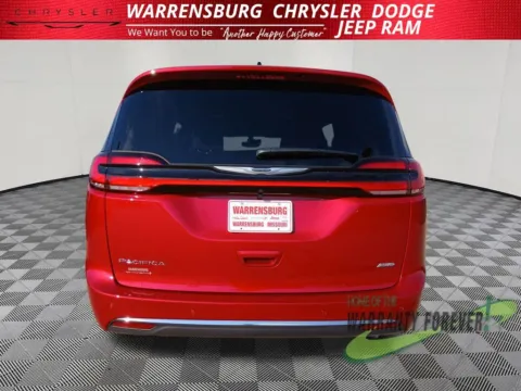 More photos of 2026 Chrysler Pacifica Select at Warrensburg CDJR, MO