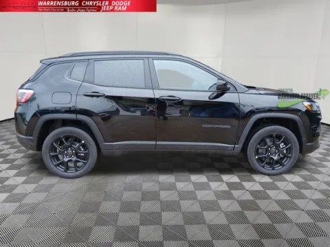 Photos of 2026 Jeep Compass Latitude for sale in Warrensburg, MO at Warrensburg CDJR