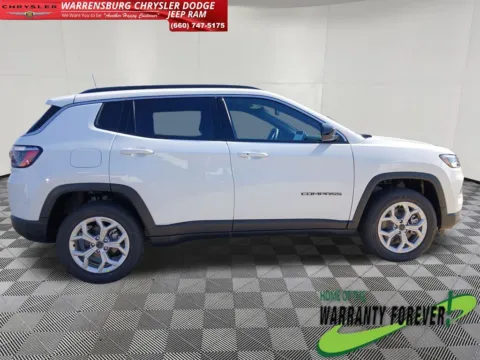 Photos of 2026 Jeep Compass Latitude for sale in Warrensburg, MO at Warrensburg CDJR