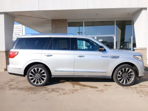 Photos of 2019 Lincoln Navigator Select for sale in Warrensburg, MO at Warrensburg CDJR