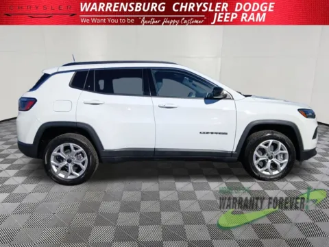 Photos of 2026 Jeep Compass Latitude for sale in Warrensburg, MO at Warrensburg CDJR