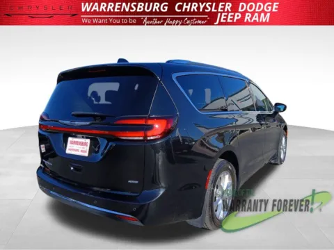 Another view of 2021 Chrysler Pacifica Touring L for sale in Warrensburg, MO at Warrensburg CDJR