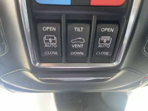 Photos of 2024 Jeep Grand Cherokee Altitude X for sale in California, MO at California CDJR