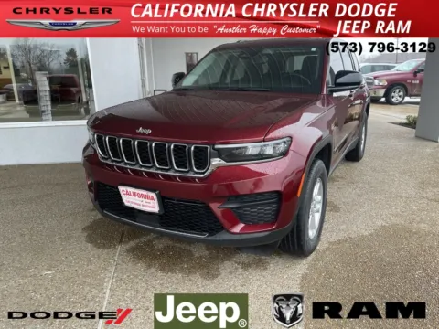 Red 2022 Jeep Grand Cherokee Laredo for sale in California, MO