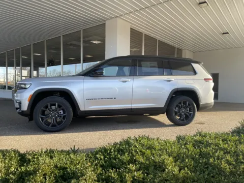 More photos of 2025 Jeep Grand Cherokee L Limited at California CDJR, MO