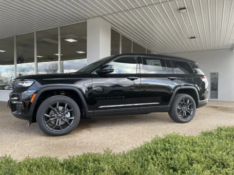 More photos of 2025 Jeep Grand Cherokee L Limited at California CDJR, MO