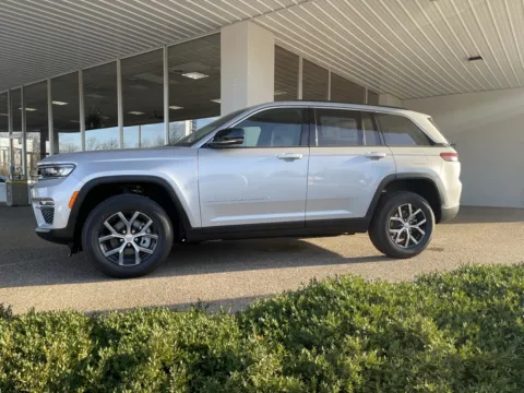 More photos of 2025 Jeep Grand Cherokee Limited at California CDJR, MO