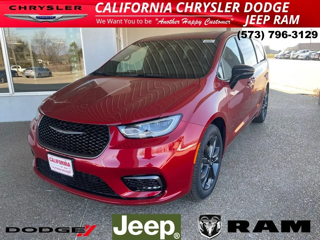 Red 2026 Chrysler Pacifica Select for sale in California, MO