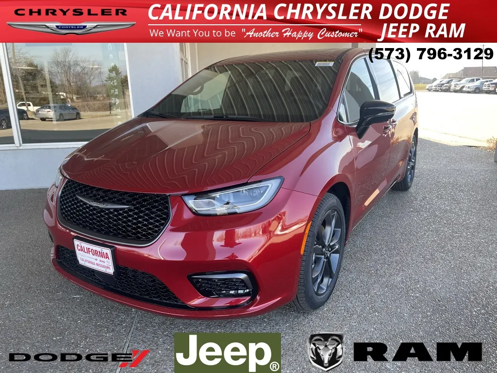 2026 Chrysler Pacifica Select's photo