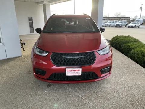 Another view of 2026 Chrysler Pacifica Select for sale in California, MO at California CDJR