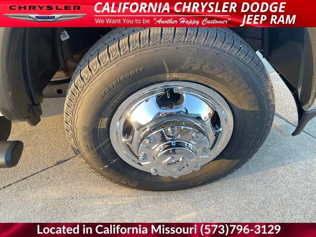 2026 RAM 3500 Chassis Tradesman - Photo 8
