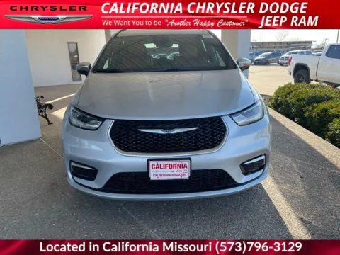 Photos of 2026 Chrysler Pacifica Pinnacle for sale in California, MO at California CDJR