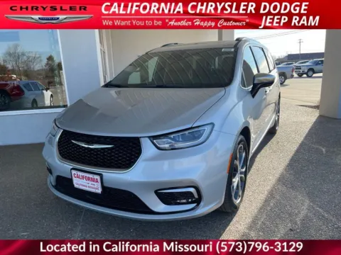 Silver 2026 Chrysler Pacifica Pinnacle for sale in California, MO