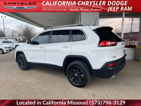 More photos of 2018 Jeep Cherokee Latitude at California CDJR, MO