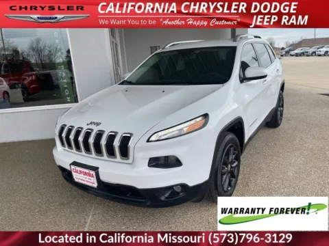 White 2018 Jeep Cherokee Latitude for sale in California, MO