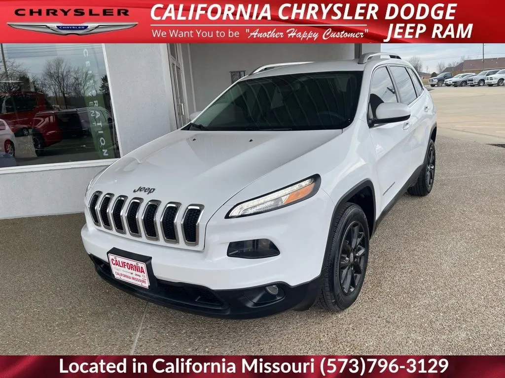 Used 2018 Jeep Cherokee Latitude with VIN 1C4PJLCXXJD580387 for sale in California, MO
