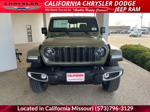 Photos of 2026 Jeep Gladiator Sahara for sale in California, MO at California CDJR