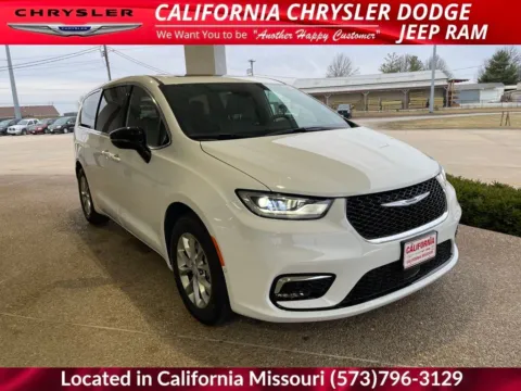 Another view of 2026 Chrysler Pacifica Limited for sale in California, MO at California CDJR