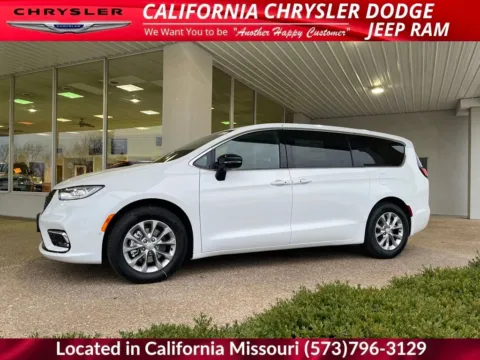 More photos of 2026 Chrysler Pacifica Limited at California CDJR, MO