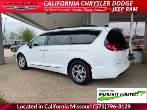 More photos of 2023 Chrysler Pacifica Limited at California CDJR, MO