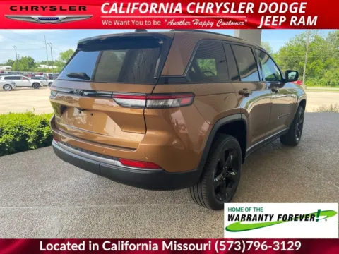 More photos of 2026 Jeep Grand Cherokee Limited at California CDJR, MO