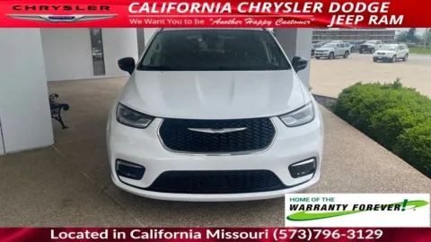 Photos of 2024 Chrysler Pacifica Touring L for sale in California, MO at California CDJR