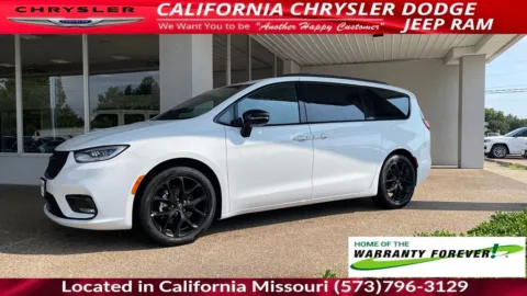 More photos of 2026 Chrysler Pacifica Limited at California CDJR, MO