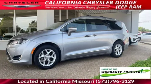 More photos of 2020 Chrysler Pacifica Touring L at California CDJR, MO