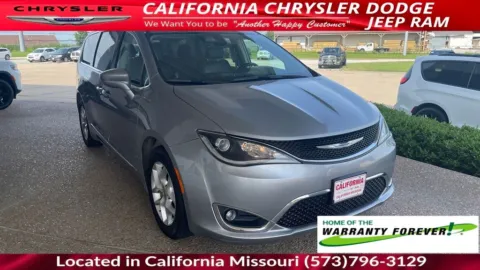 Another view of 2020 Chrysler Pacifica Touring L for sale in California, MO at California CDJR