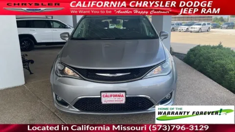 Photos of 2020 Chrysler Pacifica Touring L for sale in California, MO at California CDJR