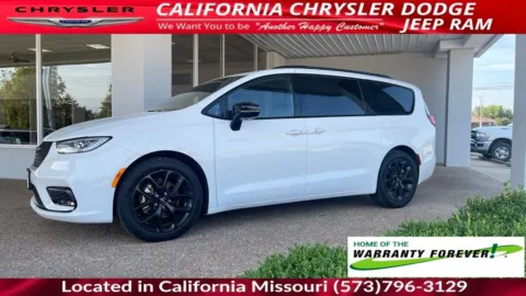 More photos of 2025 Chrysler Pacifica Limited at California CDJR, MO