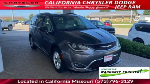 Another view of 2020 Chrysler Pacifica Touring L for sale in California, MO at California CDJR