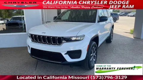 White 2027 Jeep Grand Cherokee Laredo X for sale in California, MO