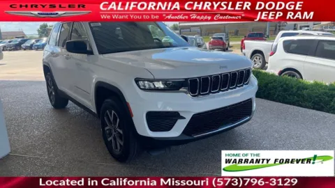 Another view of 2027 Jeep Grand Cherokee Laredo X for sale in California, MO at California CDJR