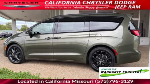 More photos of 2027 Chrysler Pacifica Limited at California CDJR, MO