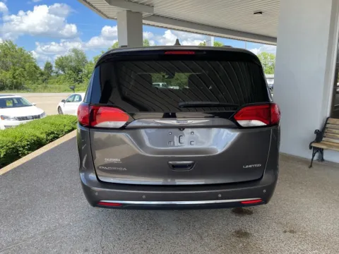 More photos of 2018 Chrysler Pacifica Limited at California CDJR, MO