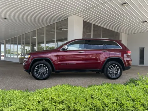 More photos of 2020 Jeep Grand Cherokee Limited at California CDJR, MO