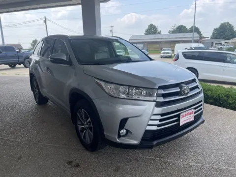 Another view of 2017 Toyota Highlander for sale in California, MO at California CDJR