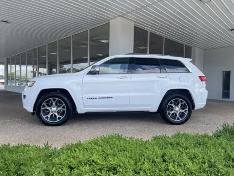 More photos of 2019 Jeep Grand Cherokee Overland at California CDJR, MO
