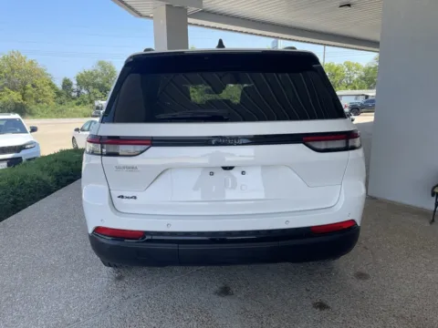 More photos of 2024 Jeep Grand Cherokee Altitude at California CDJR, MO