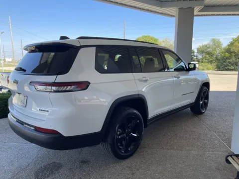 More photos of 2025 Jeep Grand Cherokee L Limited at California CDJR, MO