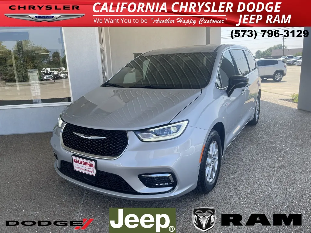 Silver 2026 Chrysler Pacifica Select for sale in California, MO
