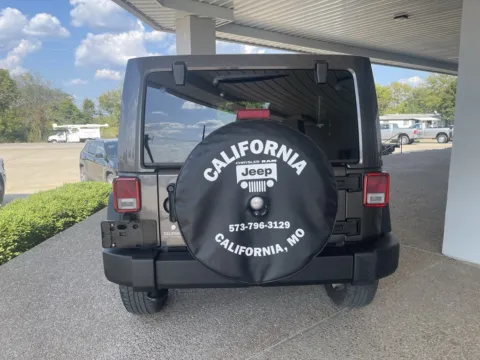More photos of 2018 Jeep Wrangler JK Unlimited Rubicon at California CDJR, MO