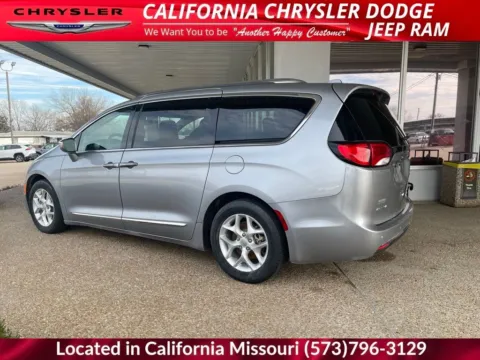 More photos of 2019 Chrysler Pacifica Limited at California CDJR, MO