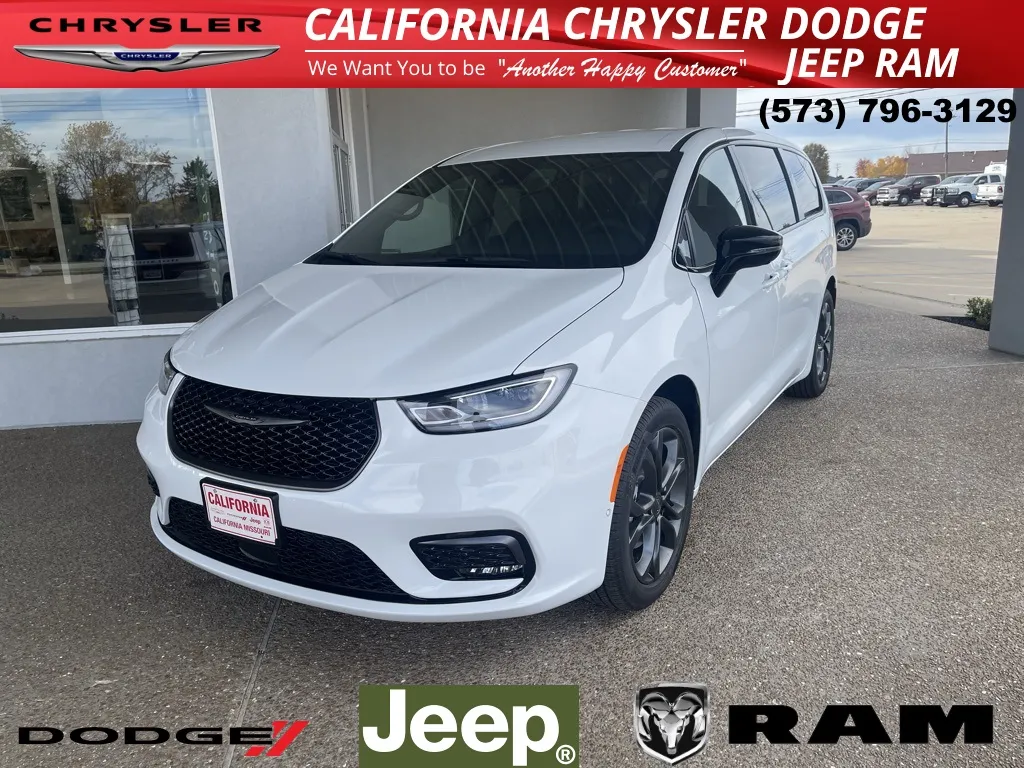 White 2026 Chrysler Pacifica Select for sale in California, MO