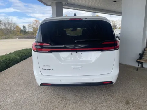 More photos of 2026 Chrysler Pacifica Select at California CDJR, MO