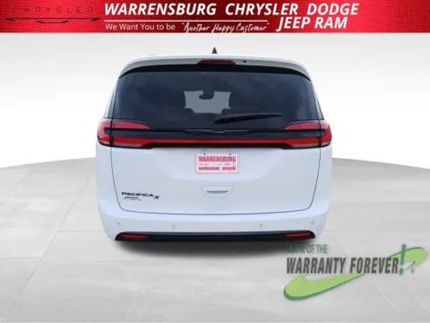 More photos of 2024 Chrysler Pacifica Touring L at Warrensburg CDJR, MO