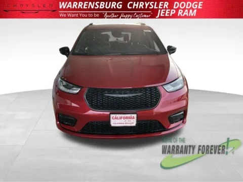 Another view of 2026 Chrysler Pacifica Select for sale in Warrensburg, MO at Warrensburg CDJR